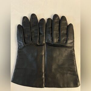Vintage Lord & Taylor Women’s Black leather cashmere lined gloves size 6.5 Used